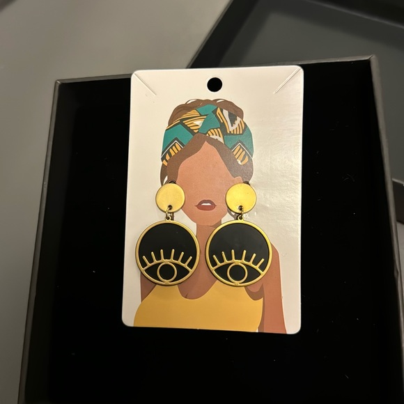 Great Deal Gorgeous Earrings - Picture 1 of 3